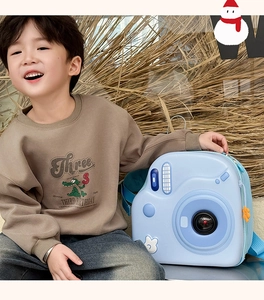 Zaino rigido blu per bambini a forma di fotocamera con lente e bottoni decorativi