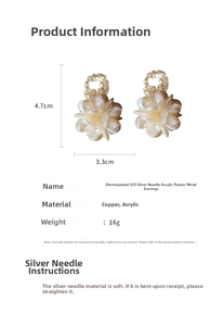 Tableau détaillé des boucles d'oreilles fleurs, taille 4,7cm x 3,3cm avec tiges en argent 925