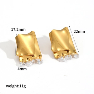 Detailed size specifications for gold plated stainless steel heart earrings with zircons