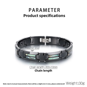 Détail du bracelet d'homme en tungstène avec incrustation de coquille et points magnétiques