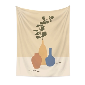 Détail d'une tapisserie bohème avec vases abstraits et feuilles aux tons terreux