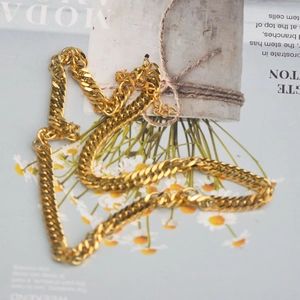 Retro 18K gold plated stainless steel Cuban chain necklace with adjustable lobster clasp