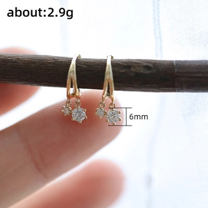 Gouden geometrische ringoorbellen in Japanse stijl met dubbele zirkonia hangers