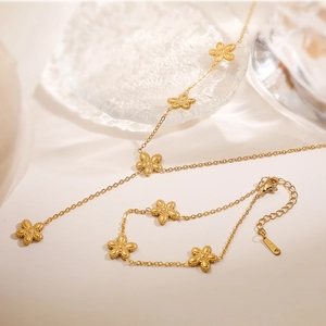 Flower Pendant Necklace Stainless Steel Real Gold Plated Elegant Dainty Clavicle Chain For Women Fashion Jewelry