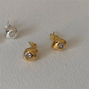 Irregular bean-shaped 925 silver stud earrings with square zircon in gold and silver