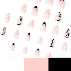 Faux ongles French manucure avec vagues noires et blanches sur base rose forme ballerine longue