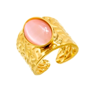 Vintage gold-plated stainless steel wide hammered ring with pink oval cat eye stone