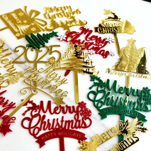Vue macro à plat de décorations de gâteau de Noël en acrylique coloré pour 2025