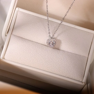 Classic heart-shaped zircon pendant necklace displayed in a premium jewelry gift box