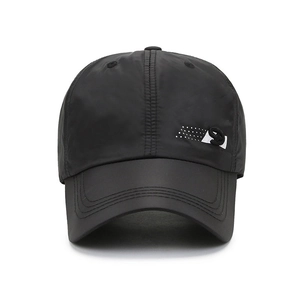 Quick-dry black baseball cap with breathable fabric and side logo detail for sports