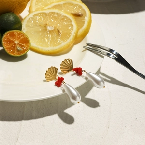18K gold stainless steel earrings featuring red coral beads and teardrop white pearls
