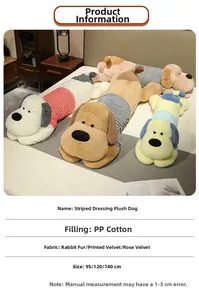 Détail d'un chien en peluche rayé en fourrure de lapin douce avec rembourrage en coton PP