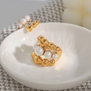 Three-layer 18k gold plated stainless steel ring with elegant pearls and golden beads