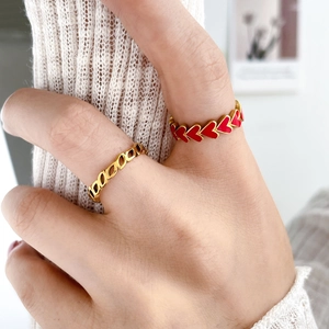 Chic gold stackable ring set with red enamel hearts and chain link band for women