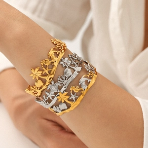 Ocean Theme Open Cuff Bangle Stainless Steel Hollow Sea Star Turtle Dolphin Palm Tree Beach Vacation Jewelry For Women