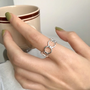 Minimalist 925 sterling silver chain design ring with hollow circular wave patterns