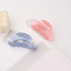 Pinces à cheveux rose et bleu aux couleurs acidulées avec effet marbré pour coiffures