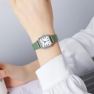 Montre à Quartz Décontractée et à la Mode pour Femme Étudiante Petit Cadran Carré Bracelet en Similicuir Montre-Bracelet Analogique