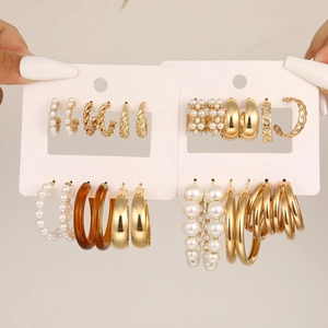 Alloy Faux Artificial Pearl Resin Hoop Earrings With Stainless Steel Earring Post Retro Exaggerated Geometric Style For Women