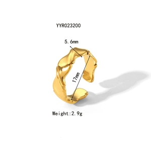 Detailed size guide for gold irregular hammered ring with 5.6mm width and 17mm diameter