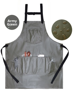Dettaglio del grembiule in PU impermeabile verde militare con tasche multiuso