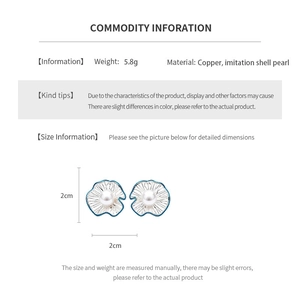 Infographic showing size and weight of silver flower pearl earrings with copper material specs