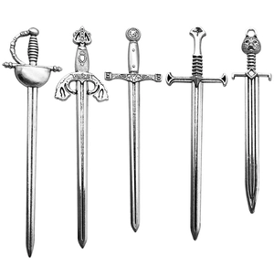 Set mit fünf Vintage Tibet-Silber Schwert-Anhängern für DIY-Schmuck und Cosplay-Zubehör