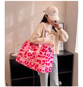 Sac de yoga léopard rose avec compartiment à chaussures et bandoulière réglable
