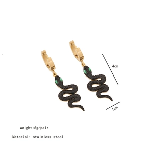 Detailed size and weight specs for gold and black snake earrings in stainless steel