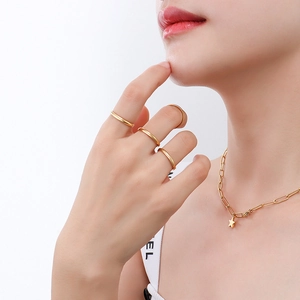Polished 18K gold plated titanium steel rings set with a star pendant necklace