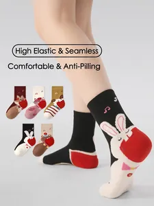 Fünf Paar Kinder-Baumwollsocken mit Comic-Tieren und roten Herzmustern im Set