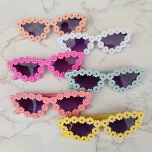 Cute daisy flower shaped kids sunglasses in six vibrant colors for girls aged 1-6 years