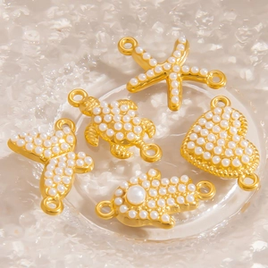 Ensemble de pendentifs DIY plaqués or 18 carats avec perles papillon hamsa cœur et tortue