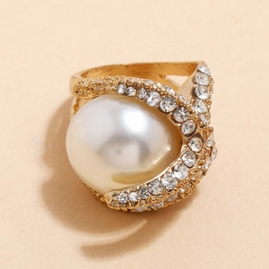 Exaggerated vintage golden starfish ring with white faux pearl and shiny crystals
