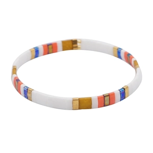 Bracelet Tila bohème avec breloques carrées colorées en bleu, orange et doré