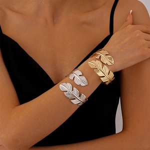 Vintage Leaf Feather Open Cuff Bracelet Metal Alloy Adjustable Minimalist Bangle Fashion Jewelry Accessory For Women