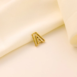 Élégant pendentif lettre A évidé en acier inoxydable doré mat pour bijoux DIY