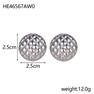 Minimalist square quilted pattern stainless steel earrings with 2.5cm diameter finish