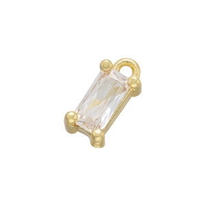 Vue détaillée d'un pendentif rectangulaire doré avec zircone et anneau de jonction