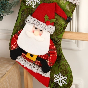Chaussette de Noël de style européen avec Père Noël 3D et flocons de neige brodés