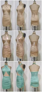 Détails de mini-robes froncées en nude, or rose et vert menthe avec décolleté licou
