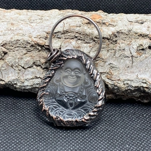 Handgefertigter Buddha-Anhänger aus Bronze mit Glas und gewebtem Metallrand für Damen
