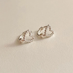 Minimalist S925 sterling silver heart-shaped beaded hoop earrings for women in silver