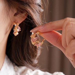 French Vintage Rose Flower Hoop Earrings With Strawberry Crystal And Imitation Artificial Pearl Gold Plated Alloy Silver Earring Post