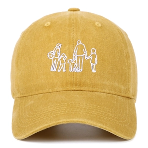 Casquette baseball en coton délavé jaune avec broderie famille et chien blanche