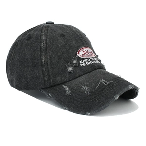 Vintage Denim Baseballkappe mit Alfred-Logo-Patch und modischen Rissen im Stoff