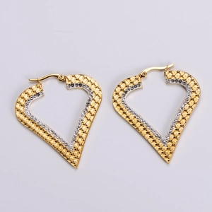 Orecchini a cerchio a cuore in acciaio inossidabile placcato oro 18k con texture a stella