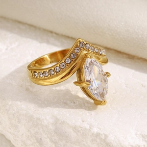 Anello Corona Zircone Marquise Acciaio Inossidabile Placcato Oro 18K Forma V Chevron Pave Gioielli Donna Eleganti