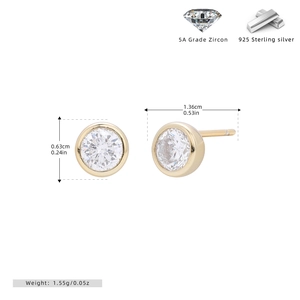 Detailed view of S925 silver round zircon stud earrings with precise measurements