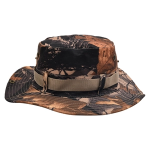 Cappello alla pescatora mimetico tattico per escursionismo e protezione solare su bianco